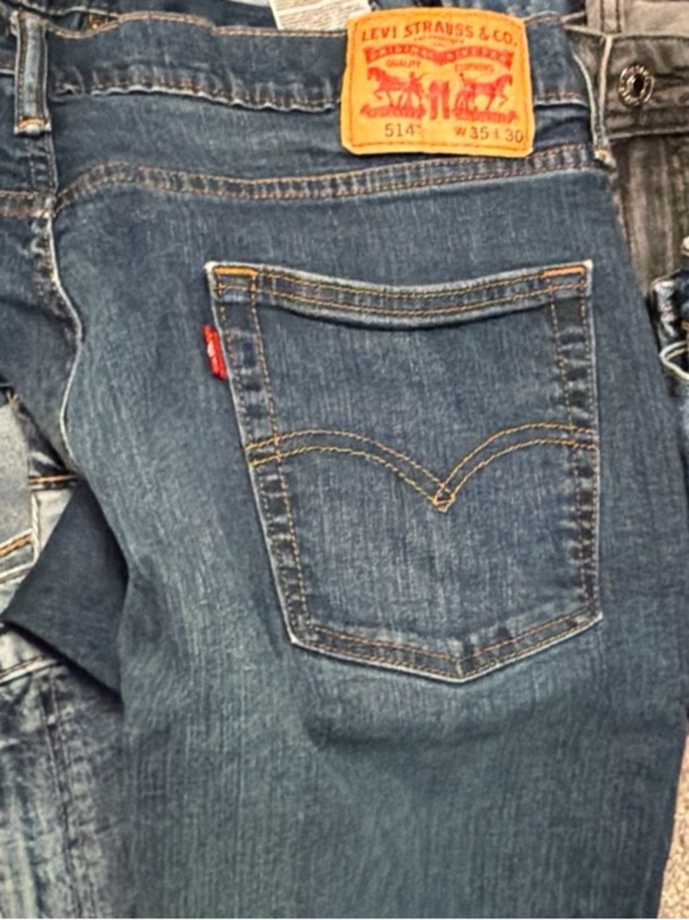 Levi's Women's Straight Leg Jeans in Medium Blue